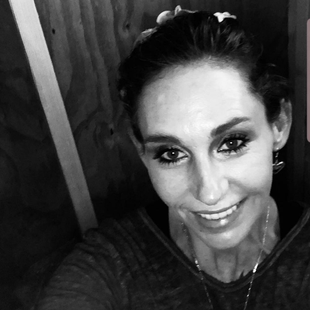 Meet your Posher, Amanda ENTIRE CLOSET MAKE OFFERS